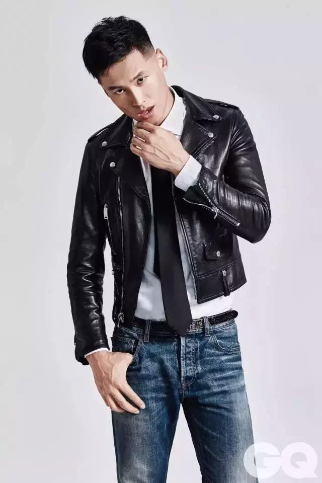 怎么挑选平价衣服男士穿,男士怎么买衣服好看