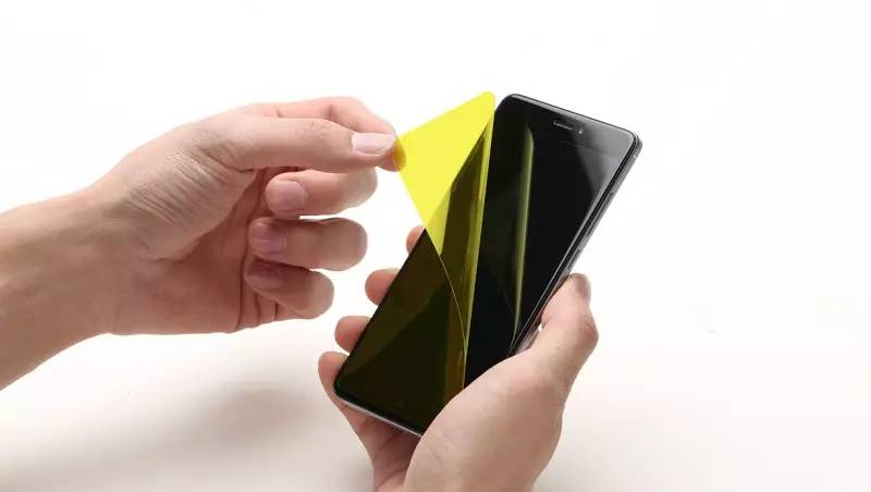 老板，近视是工伤！研究表明，越努力工作的人视力越差