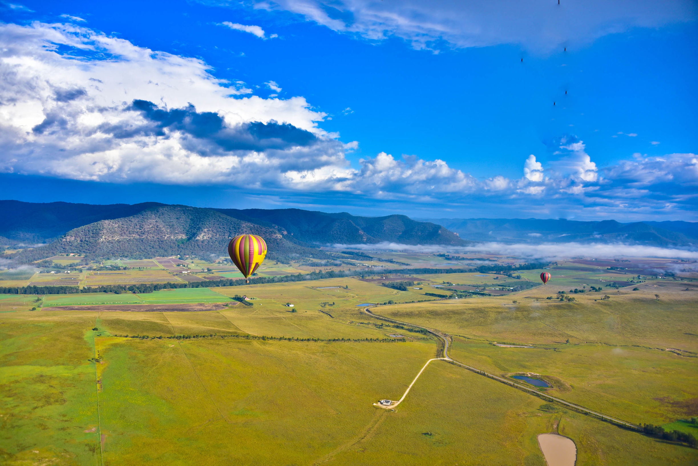 在猎人谷邂逅美酒和热气球