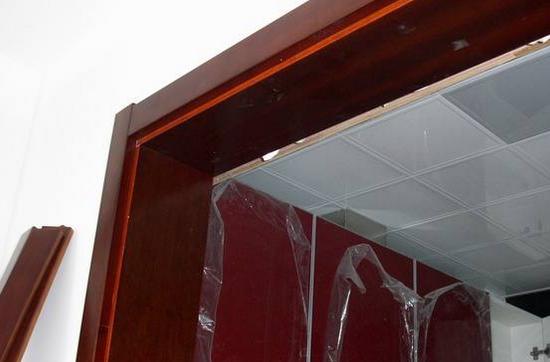 新的门套制作过来就发霉了怎么办,房间的门套发霉了怎么处理