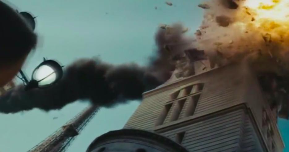 和《变形金刚》里的爆炸相比,《速激8》简直弱爆了