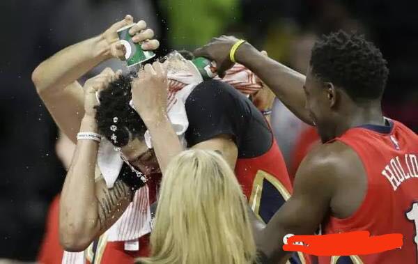 大太阳下打球怎么防止中暑,打球中暑头疼怎么办