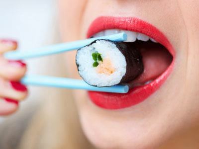 咬舌头是病，得治！反复咬伤会增加舌癌风险，如何预防舌癌