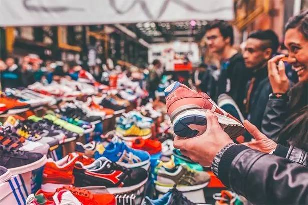 买假鞋有必要吗,实体店买的假鞋和真的区别大吗