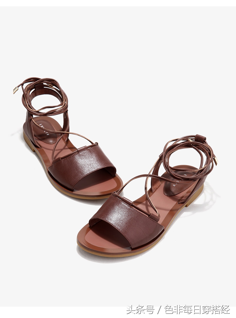 摩登凉鞋外穿复古,什么凉鞋穿得舒适百搭又好看