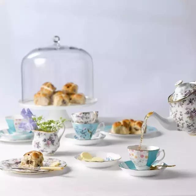 米兰达可儿优雅迷人又亮眼又吸睛,米兰达可儿冻龄护肤秘诀