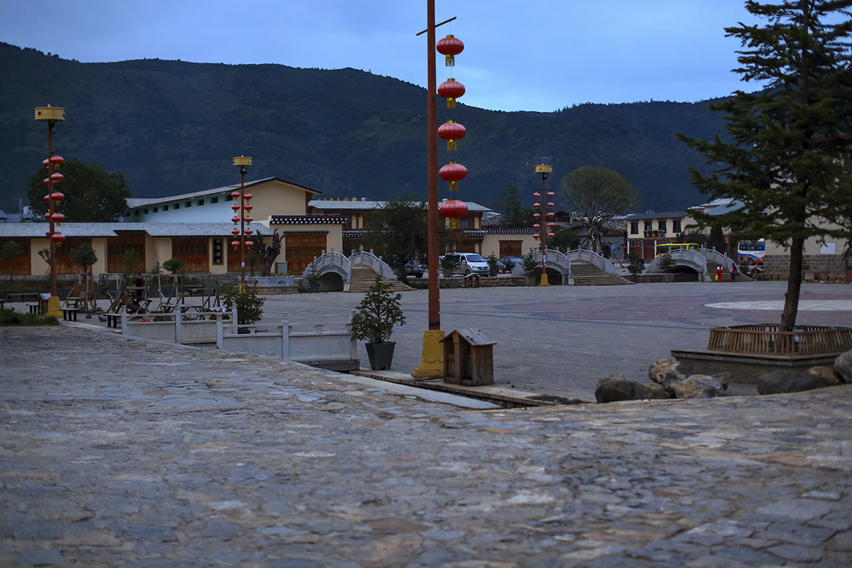 去云南旅游买的玉镯子是真的吗,去云南买玉手镯是真的吗