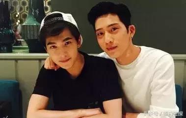 杨幂刘亦菲同框热聊,杨幂刘亦菲最近互动