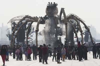 用英语获得见识和聊天资本：初高中英语阶梯阅读加重点词汇讲解2人总是走圈圈的