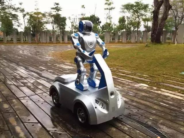 万科最佳员工机器人,万科员工智能机器人