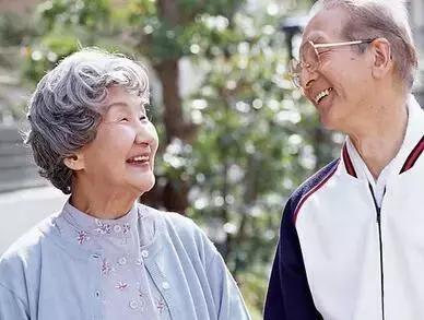 午睡睡着了但又没完全睡着,午睡了一会晚上就失眠了