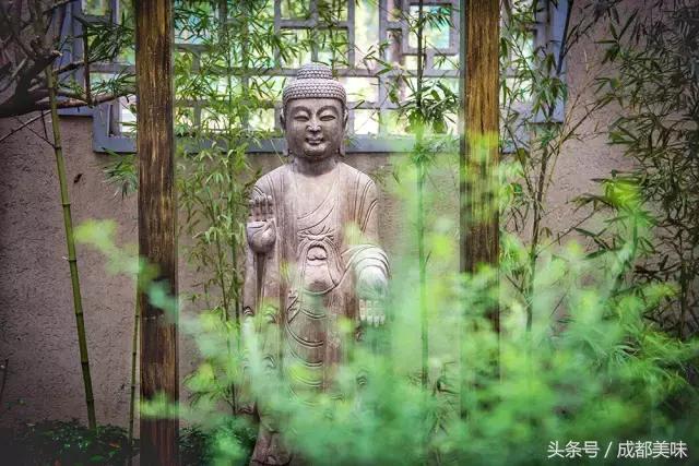 硬是歪得起飞！这家店包含四季，还扬言要吞吐万物！