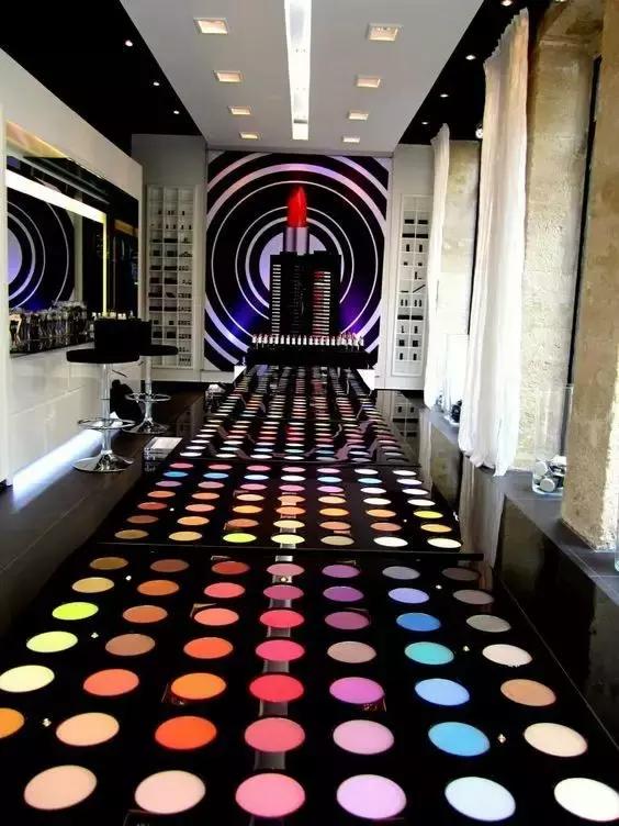 黑眼圈有痘痘怎么治,女人有黑眼圈