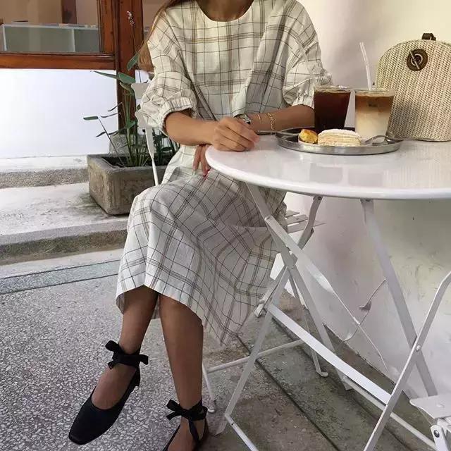 夏天脚宽脚丑穿什么鞋子好看,脚宽脚胖女生鞋子推荐