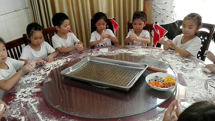 幼儿园毕业班夏令营活动,幼儿园大班毕业夏令营走进小学