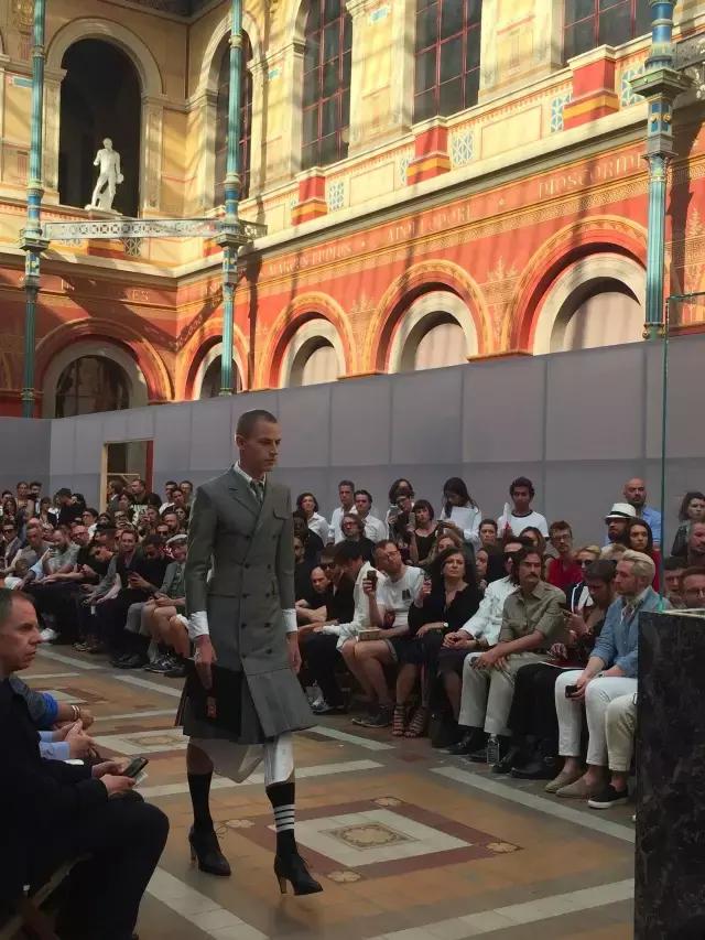 vetements摆烂短袖,vetements新款bomber