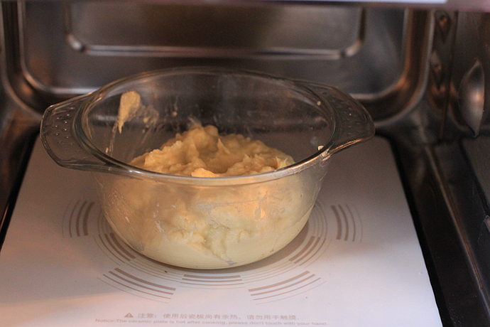 听别人说把榴莲放进微波炉里,榴莲放进微波炉