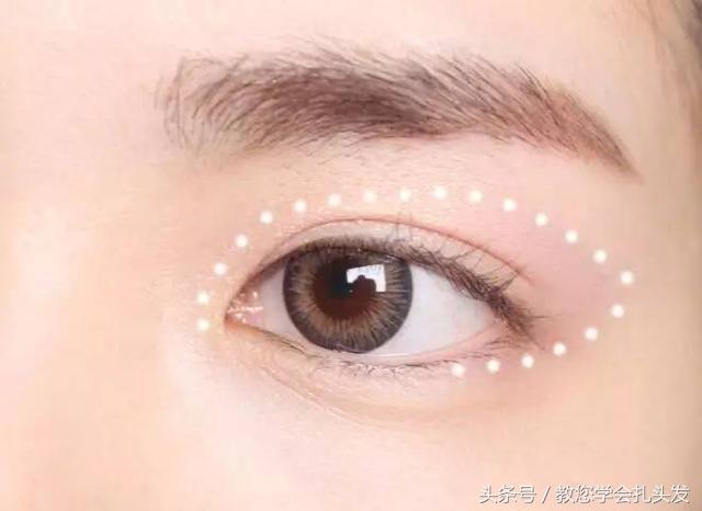 不会编发这样扎简单清新日常发型,妈妈民国风编发发型显年轻