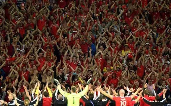 足坛各个俱乐部队歌,世界足坛十佳