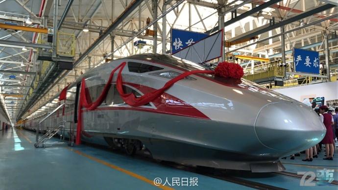 *体器人官**3D打印机诞生！日本推出折叠衣物机器人