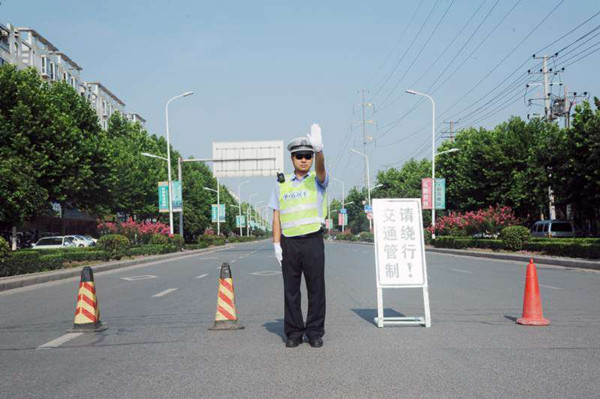 交警护考服务点,护学岗焦作交警
