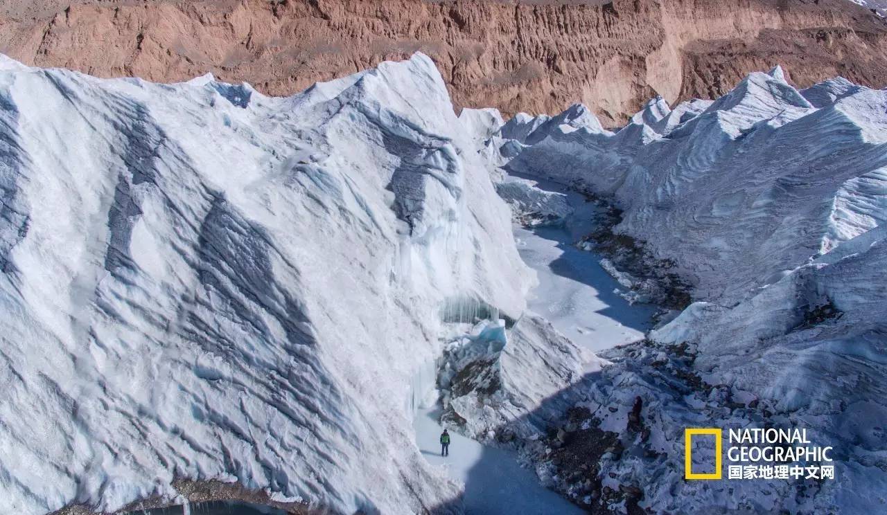 一次惊险的冒险之旅南极冰川,神奇的南极冰川探险之旅感受