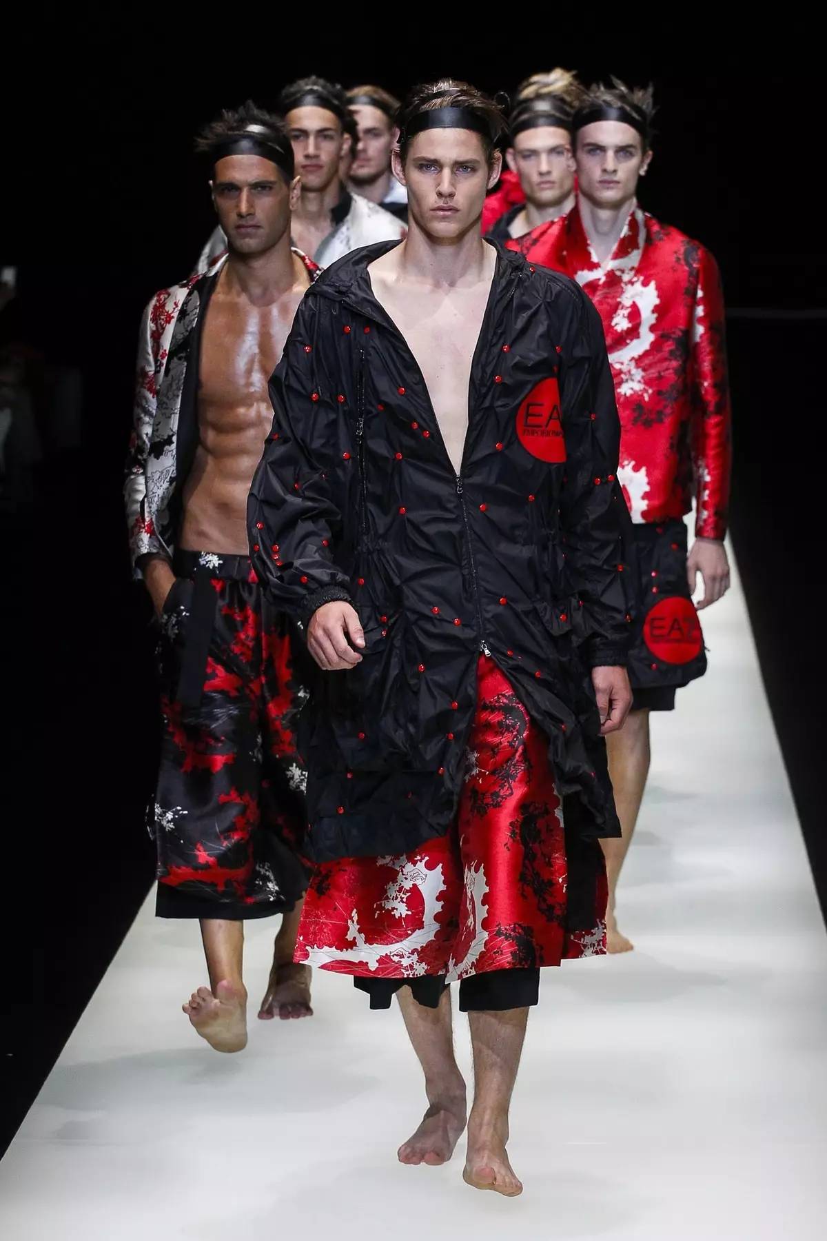 emporioarmani2016秋冬男装发布,emporioarmani男装攻略