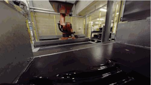 中国女生回国，价值9万的行李托运后不翼而飞！只因她登机前忘了……