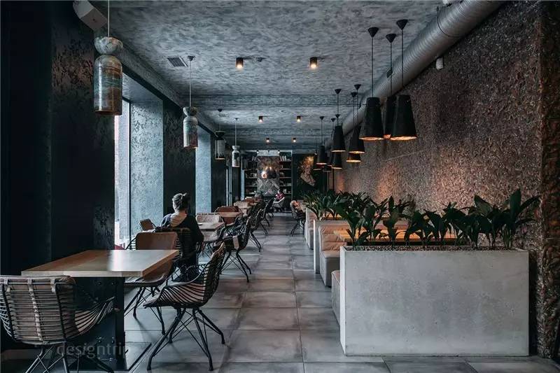 比黑更高级的灰,比高级灰更高级的高级黑