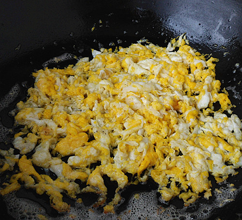 韭菜鸡蛋小茴香馅菜盒,茴香馅饺子好吃还是韭菜馅的好吃