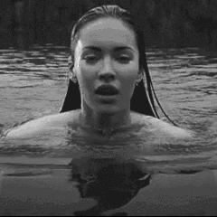 游泳池的水对女性妇科有害吗,游泳池的水对牙齿有伤害吗