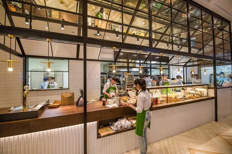 全国首家！能喝啤酒的绿色KFC你101%没吃过！热压帕尼尼、北美甜薯条……KPRO餐厅，要被挤爆啦！