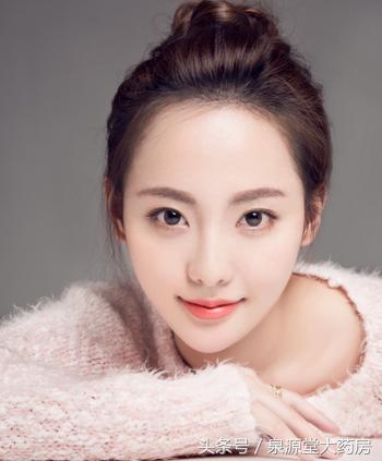 新手适合买什么样的隐形眼镜 (怎样才能买到适合自己的隐形眼镜)