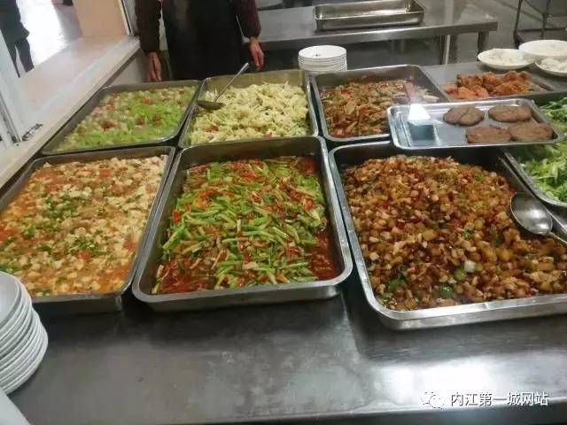 想穿校服,内江六中校服