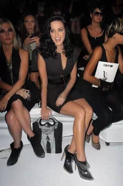 镶金边的高跟鞋!凯特妃最爱,老佛爷钦点,女星们集体买买买!