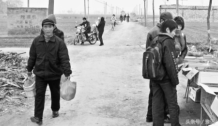 *款贷**也得出去逛，一个“穷逛蛋”靠一百元钱在郑汴洛逛了半个月