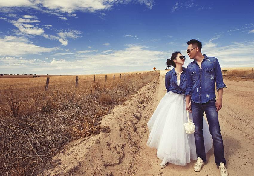 婚纱不搭球鞋就落伍！盘点8个中西方穿球鞋拍婚纱的女星