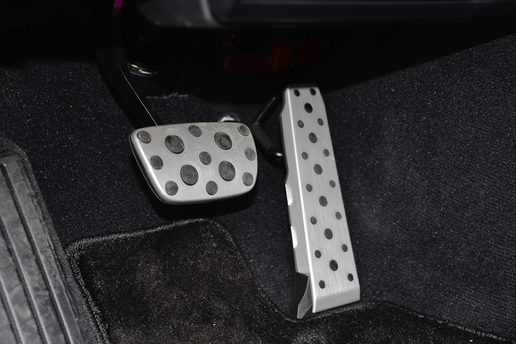 雷克萨斯is300fsport和普通版区别,雷克萨斯is300fsport深度评测