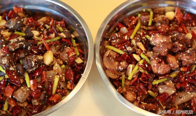 几个意思?去郑州南阳路吃海鲜,服务员你把菜倒桌上就跑?