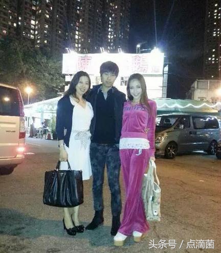 五五开给赵梦玥的老爸买的什么车,五五开给赵梦玥父亲送了什么车