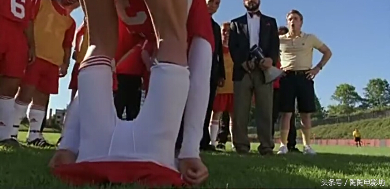 这两兄妹也是够了，为了证明自己的性别，一个脱裤子一个掀衣服