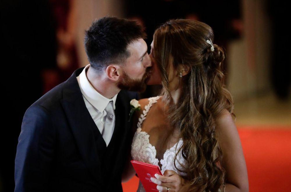 足坛十大夫妻,十大爱情夫妻模范