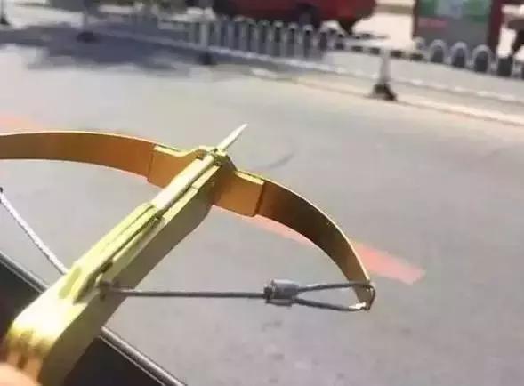 马伊琍谈不能把孩子暴露聚光灯,马伊琍发文引争议新闻