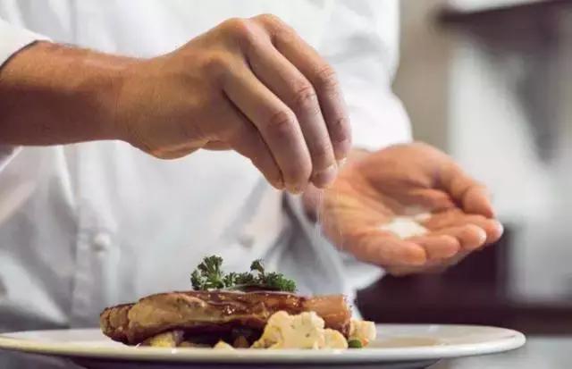 真没想到：多吃1克盐=抽1包烟，伤心长血栓的坏习惯，还有这几个