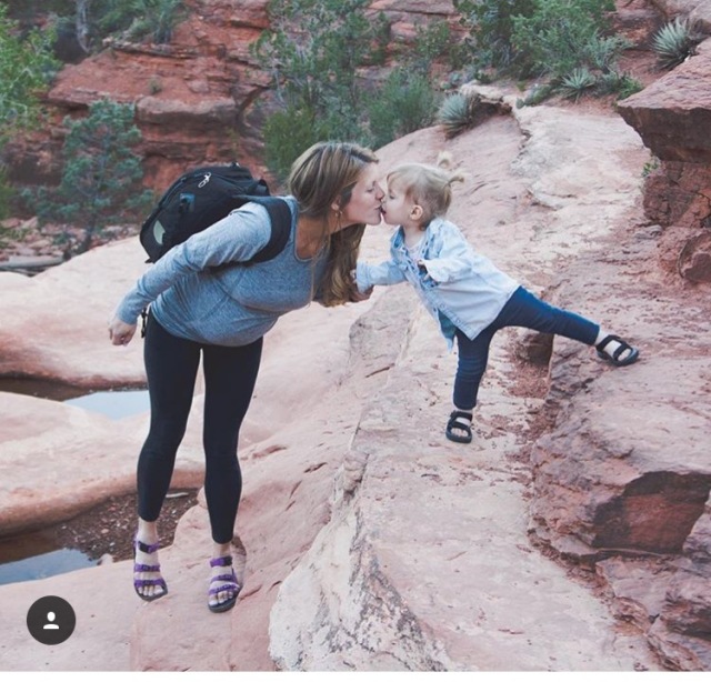 拥有一双拖鞋很重要,给自己做了一双独一无二的拖鞋