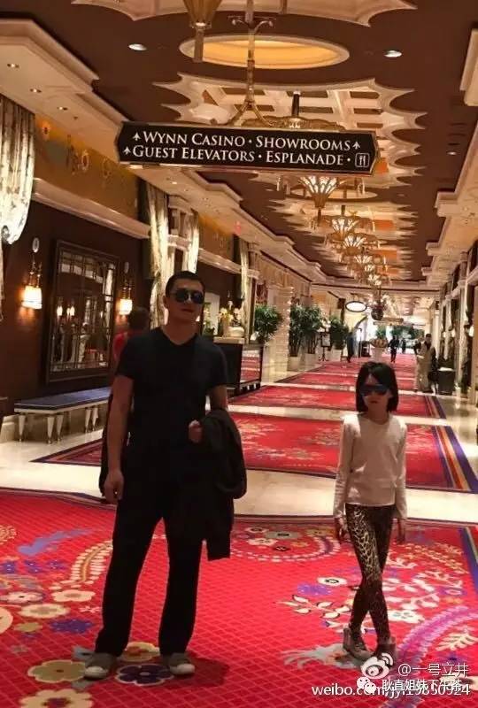 李嫣Style！王菲李亚鹏女儿变身超模05后都出来闯天涯了