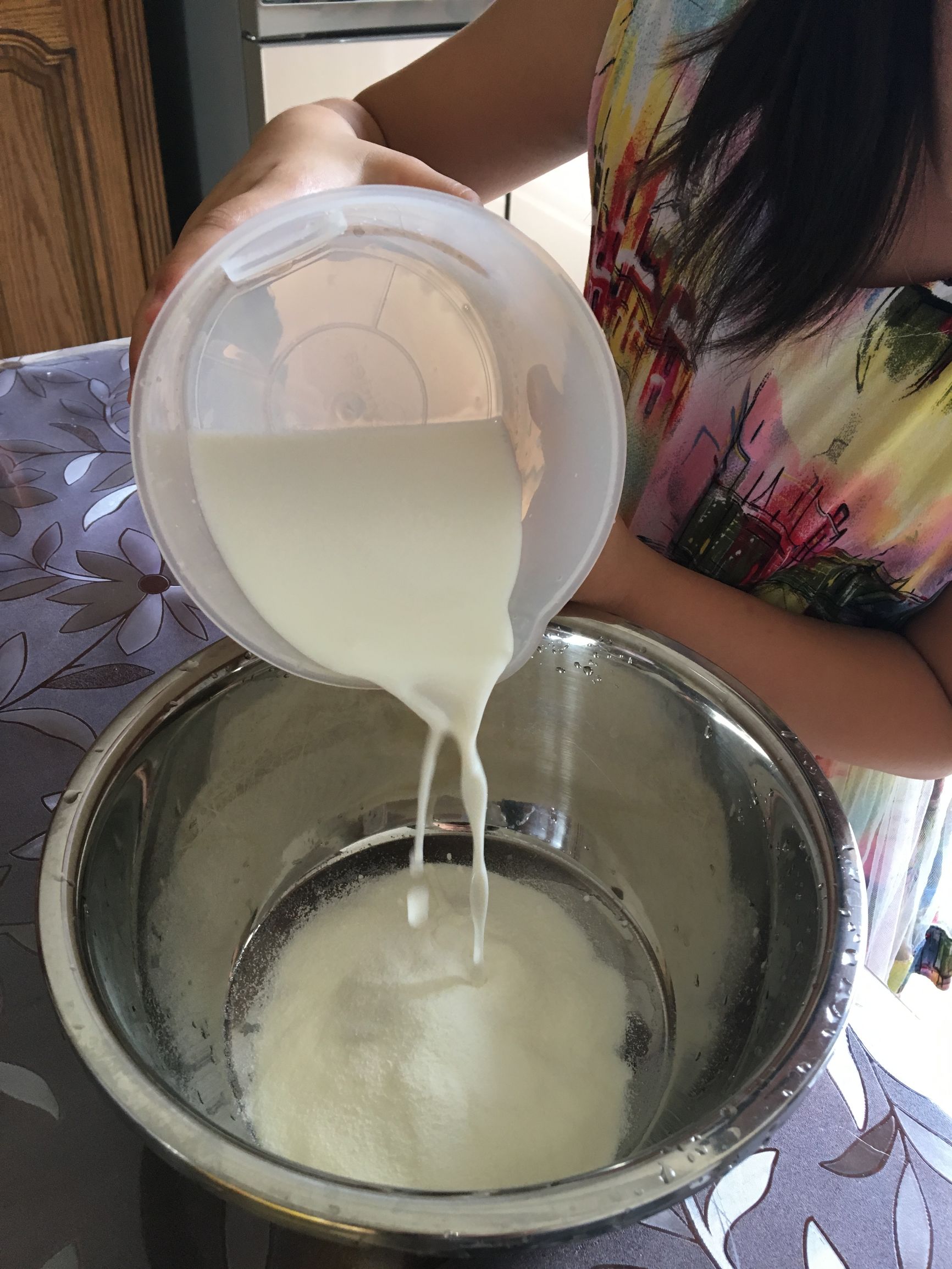 自制冰淇淋清凉一夏简单易学,简单又好吃的自制冰淇淋教程