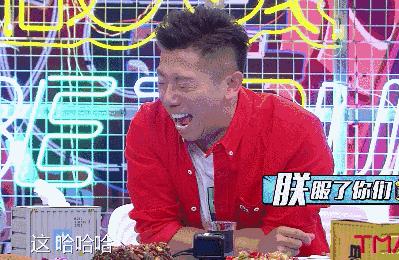 举杯呵呵喝胡海泉,胡海泉尬聊