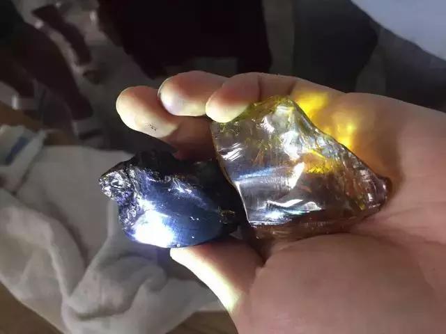 琥珀蜜蜡鉴别方法大揭秘,三招教你鉴别琥珀真假