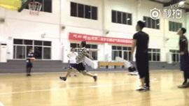 鹿晗喜欢的足球明星,鹿晗篮球球技